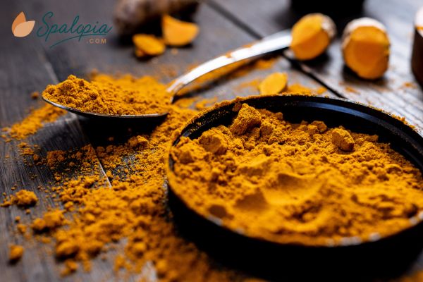 Masajes con cúrcuma: qué son y qué beneficios aportan